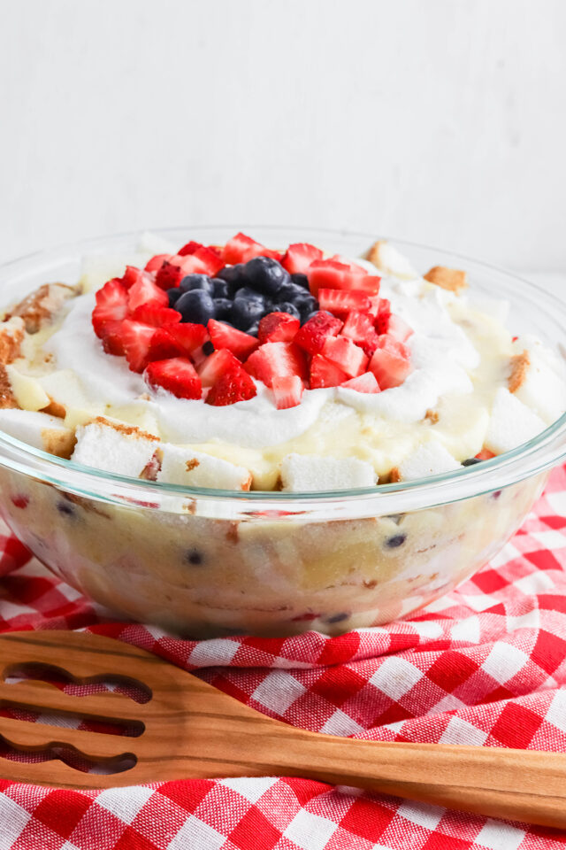 Strawberry Blueberry Punch Bowl Cake - Recipes Simple