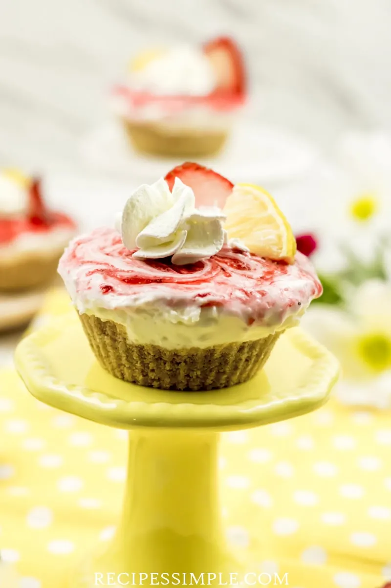 No Bake Strawberry Lemonade Mini Cheesecakes - Recipes Simple