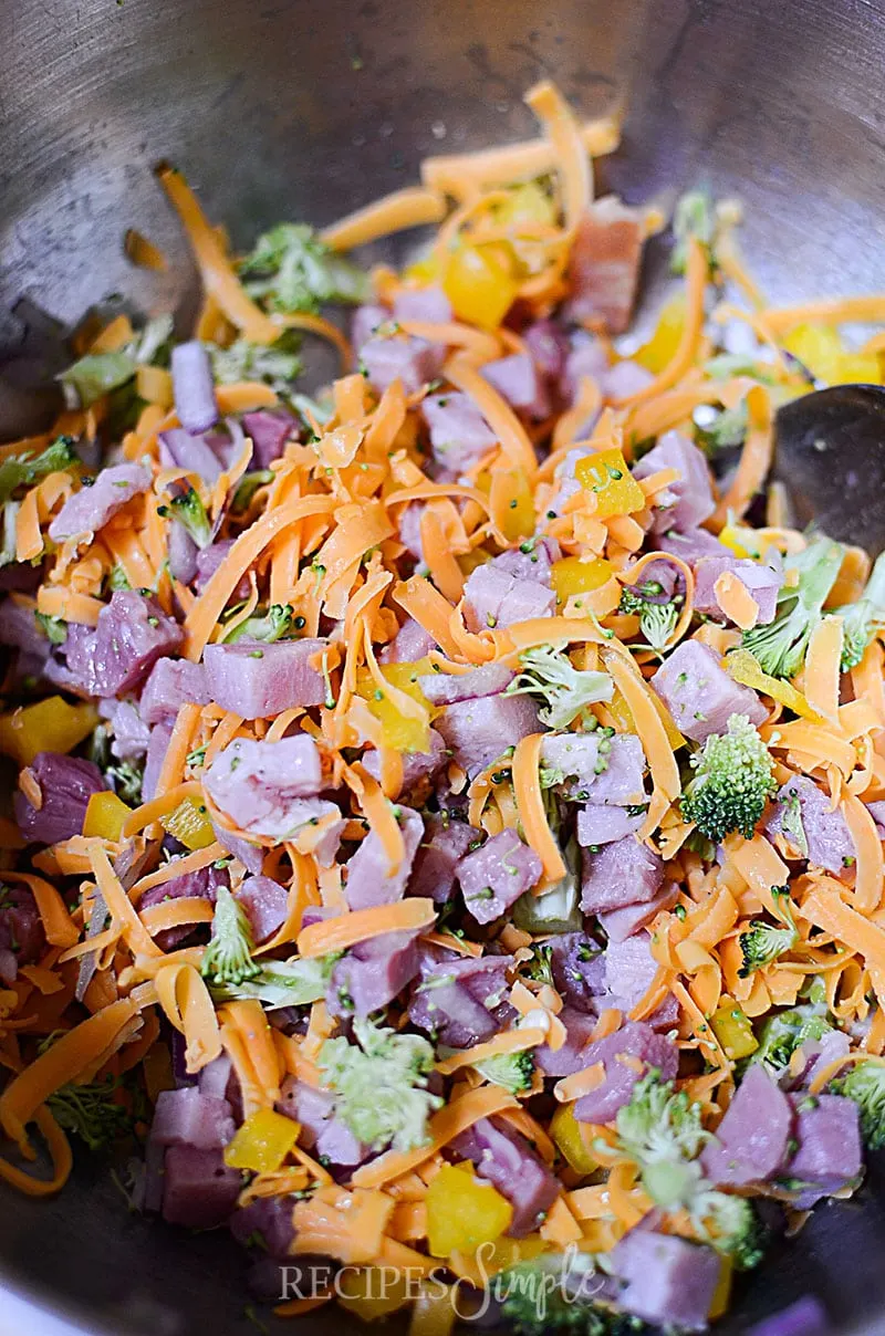 Muffin-Tin Omelets with Broccoli, Ham & Cheddar