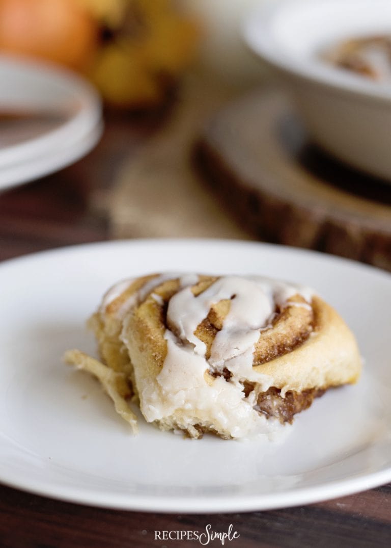 Pumpkin Spice Cinnamon Rolls - Recipes Simple