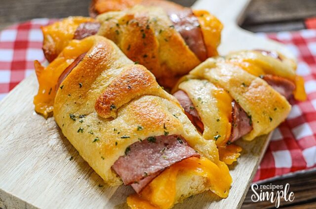 Ham And Cheddar Crescent Roll-Ups - Recipes Simple