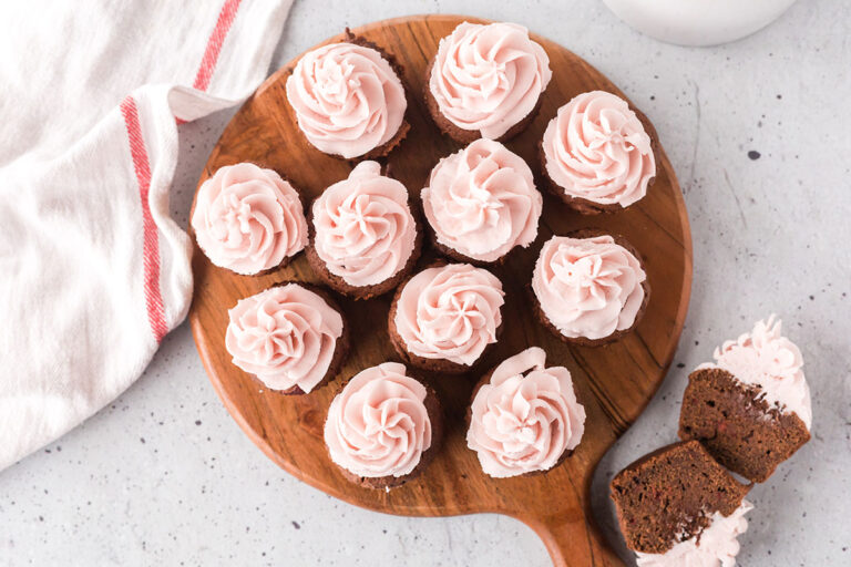 Chocolate Cherry Cupcakes - Recipes Simple