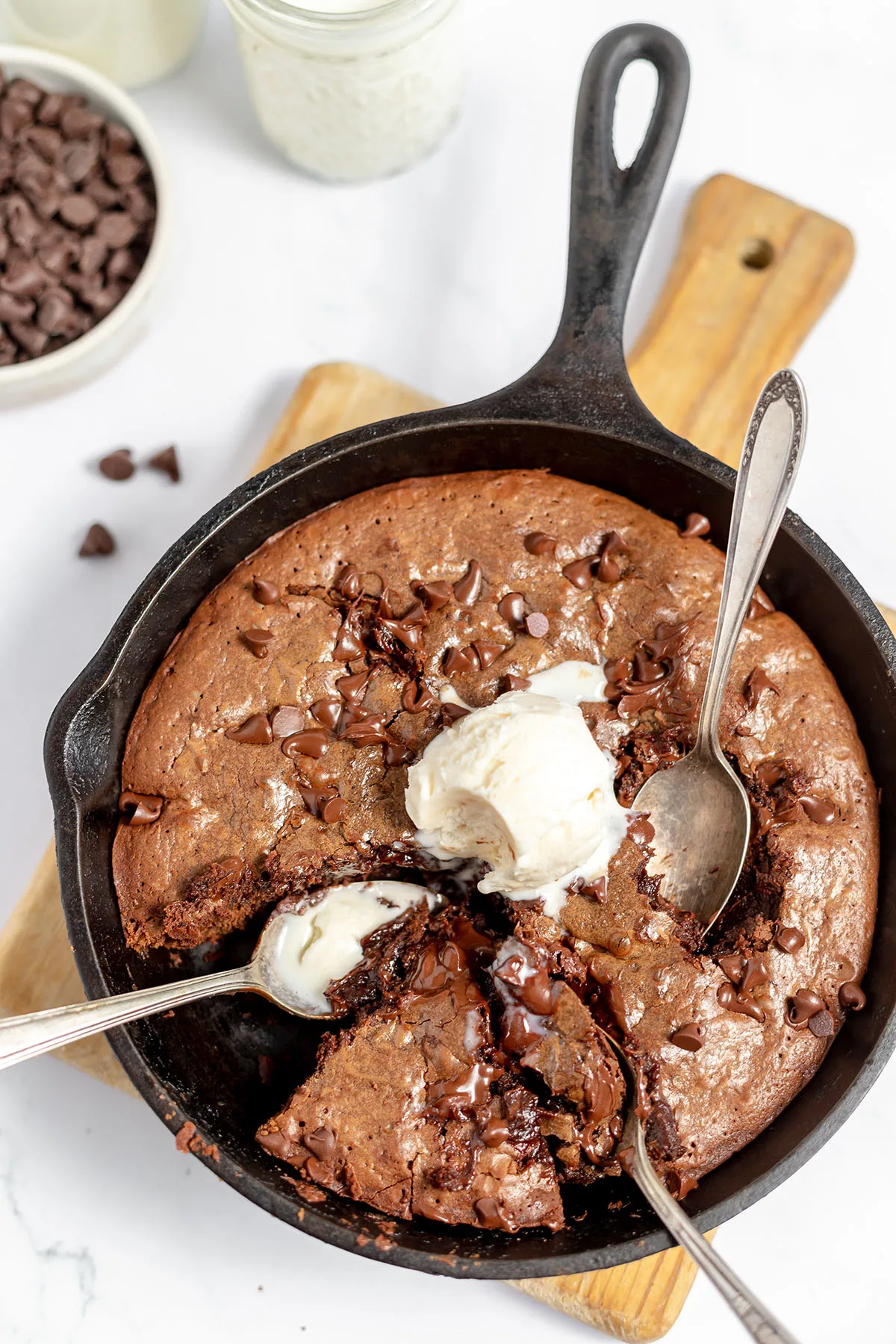 Deep Dish Chocolate Chip Cookie Skillet Brownie and Brookie Cups